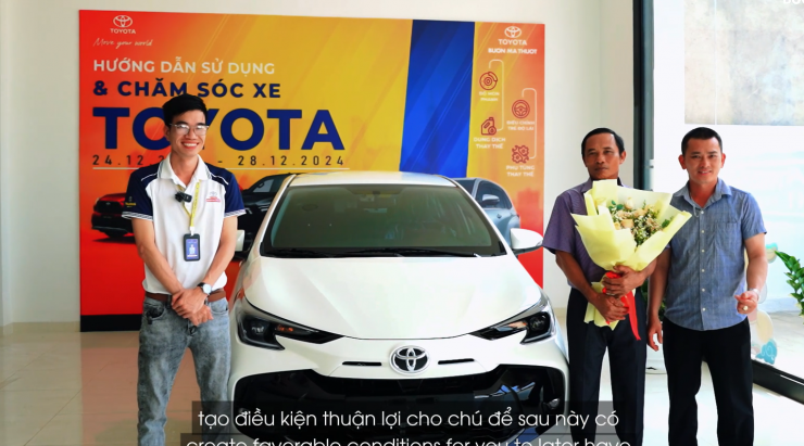 CHÚC MỪNG CHỦ NHÂN CHIẾC XE TOYOTA ĐẦU TIÊN ĐƯỢC BÀN GIAO TẠI TRẠM BẢO DƯỠNG LƯU ĐỘNG DAK MIL