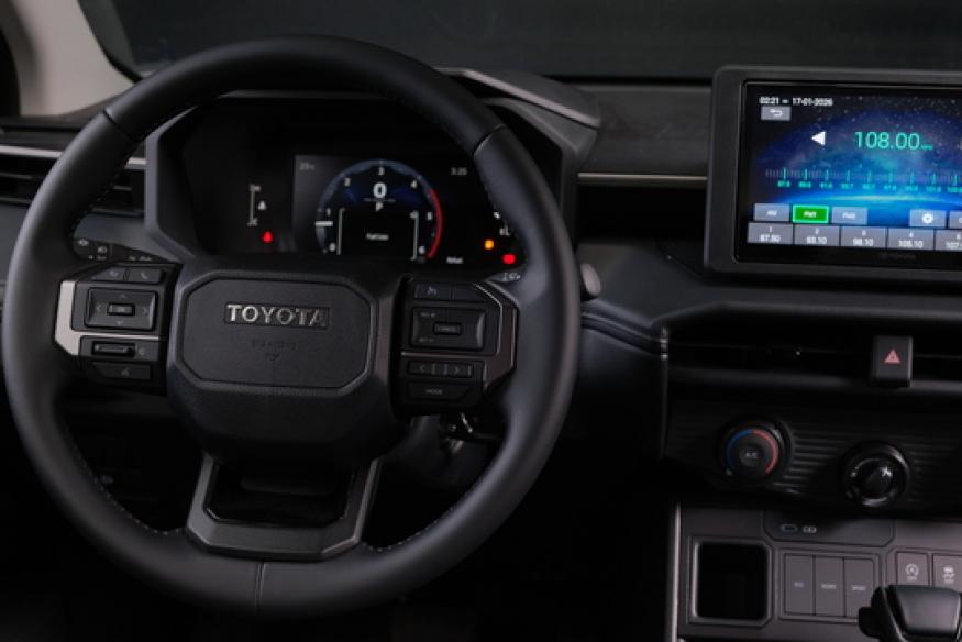 Khoang lái rộng rãi tiện nghi