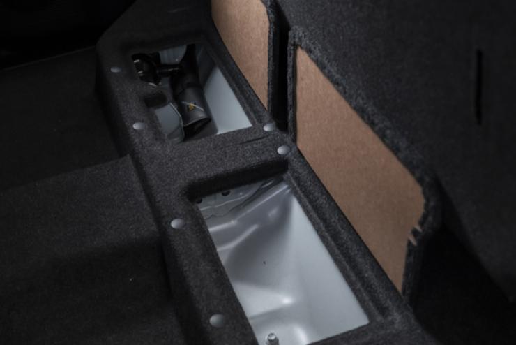 Ngăn đựng vật dụng hàng ghế sau